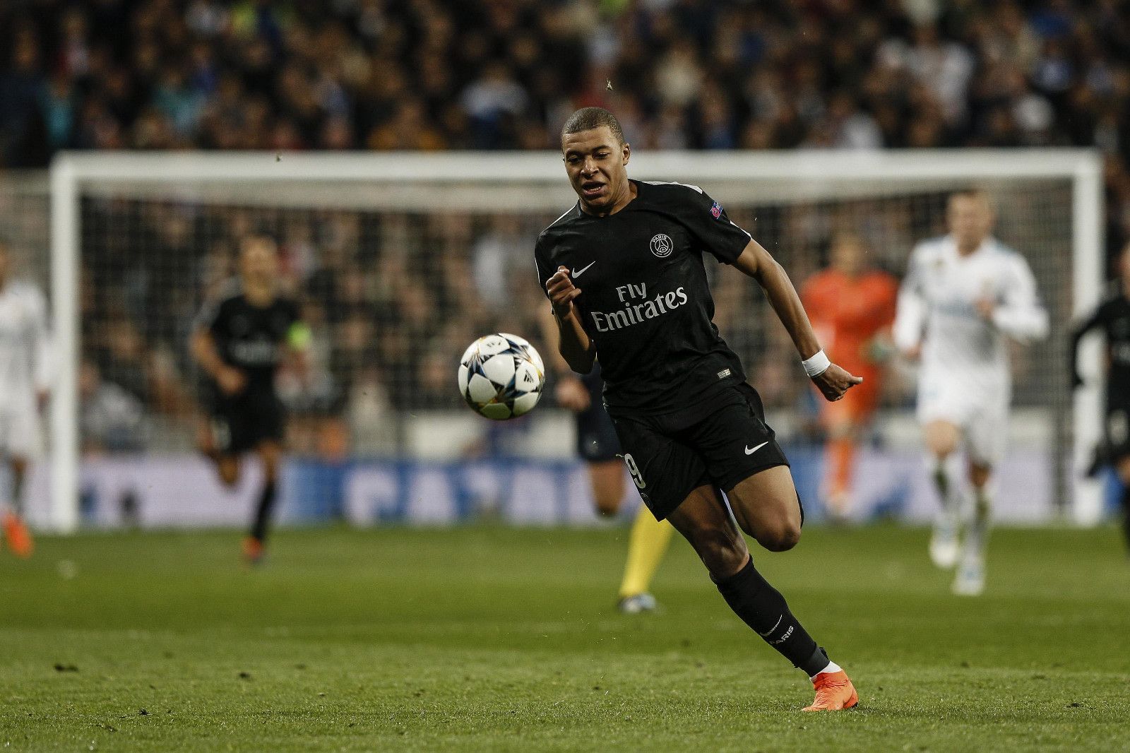 马斯坦托诺被登记在二队，皇马国王杯首发只能用3名青训球员（马斯坦托诺注册为二队，皇马国王杯首发仅能启用3名青训球员）