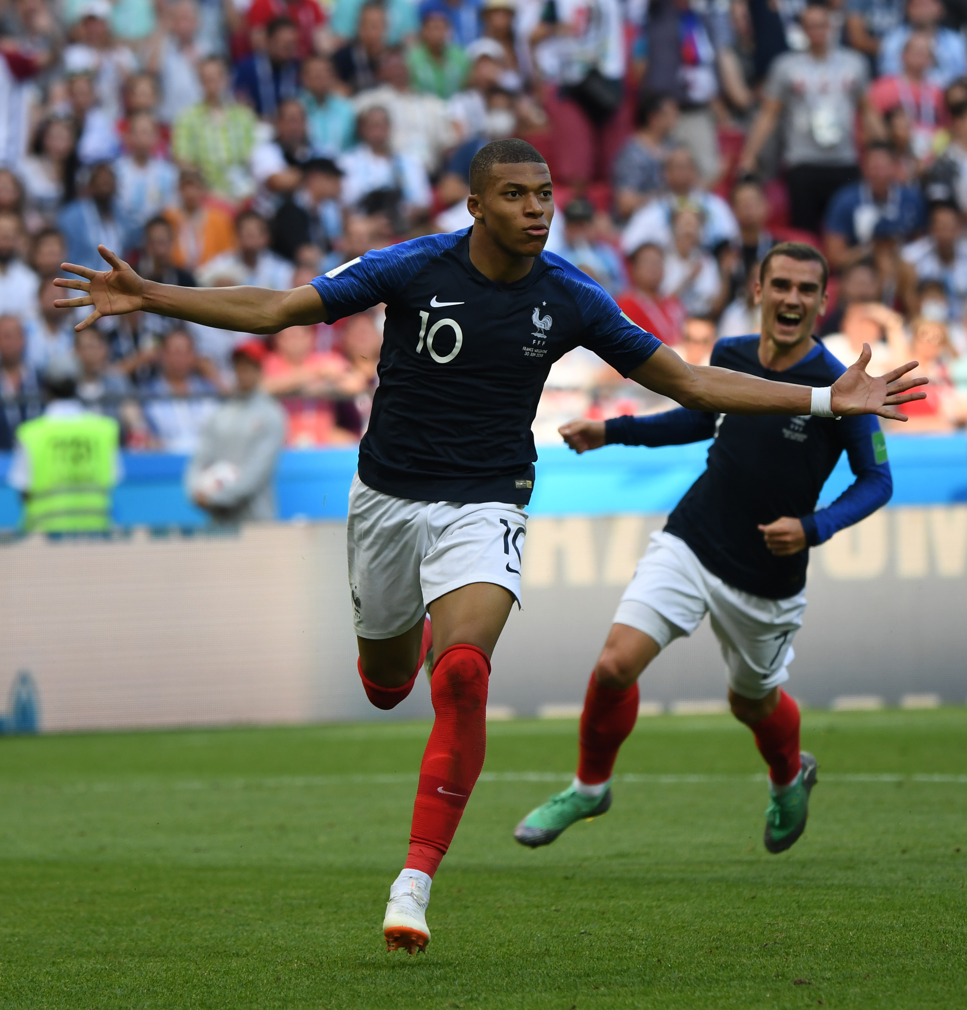 足球俱乐部年度转会总结（足球俱乐部全年转会盘点）