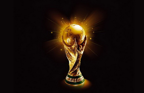 利物浦萨拉赫回归！亨德森和范迪克劝和不劝离，闻说鸡鸣见日升！（萨拉赫重返利物浦！亨德森与范迪克携手劝和，鸡鸣报晓日出新局）