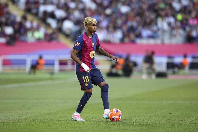 官方：曼联将向球迷开放卡灵顿基地，参观套票100英镑（曼联官宣开放卡灵顿基地参观，套票售价100英镑）