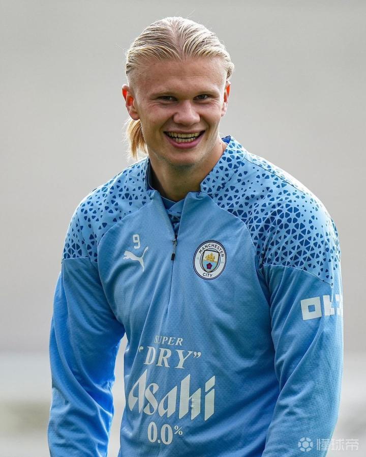 基米希：现在是不是最具团队精神的拜仁？弗里克执教时也不错（基米希谈拜仁团队精神：当下或为最佳，弗里克时期同样出色）