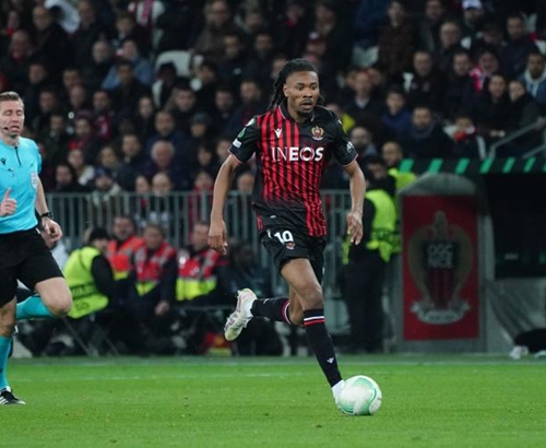 避免附加赛停赛，意媒：染黄的泽林斯基可能轮休波兰末轮比赛（意媒：为规避附加赛停赛，染黄的泽林斯基或缺席波兰末轮）