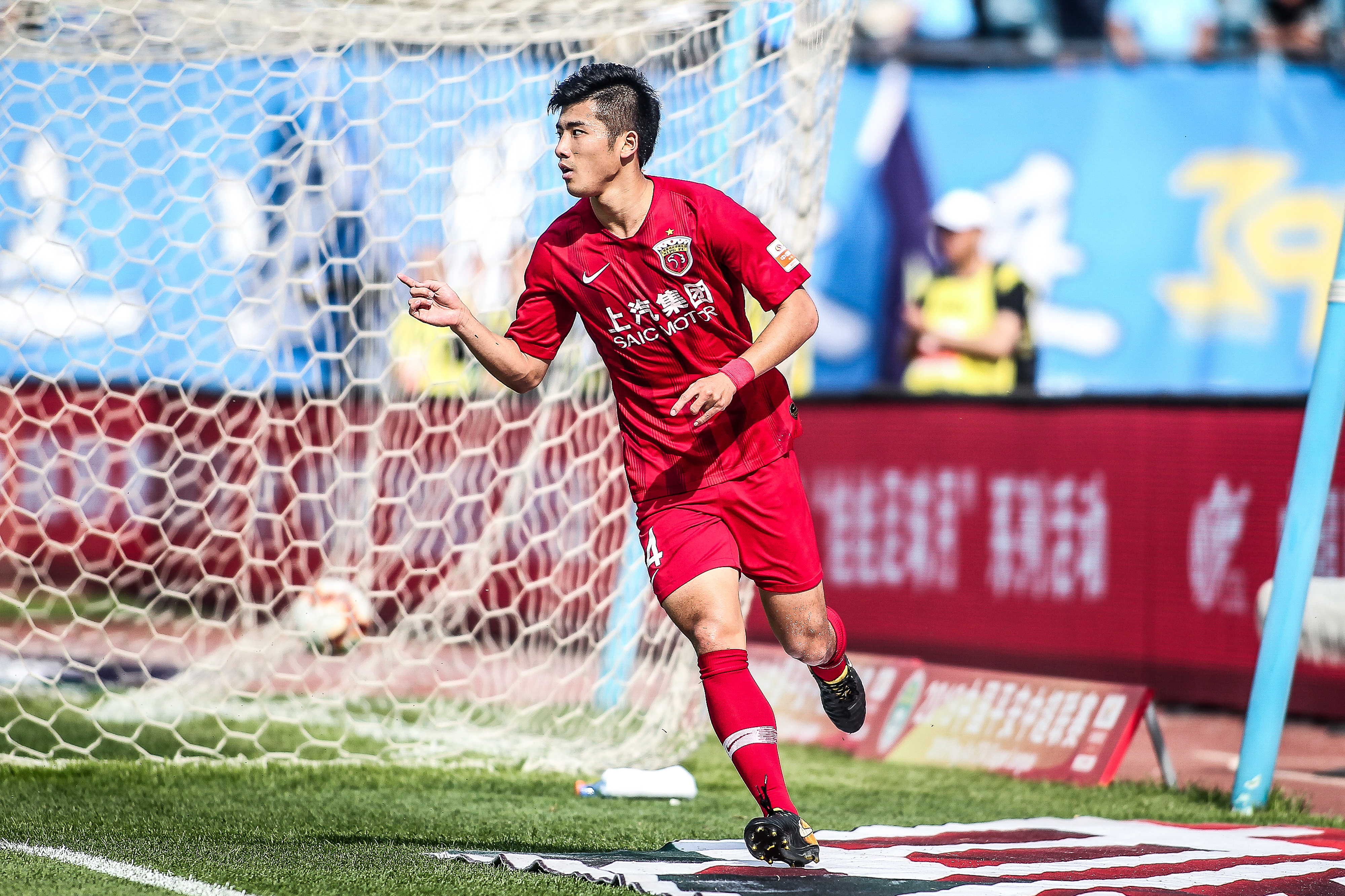 克罗地亚大名单：魔笛、格瓦领衔，科娃入选后又因伤退出（克罗地亚公布名单：莫德里奇、格瓦迪奥尔领衔，科瓦契奇入选后因伤退队）