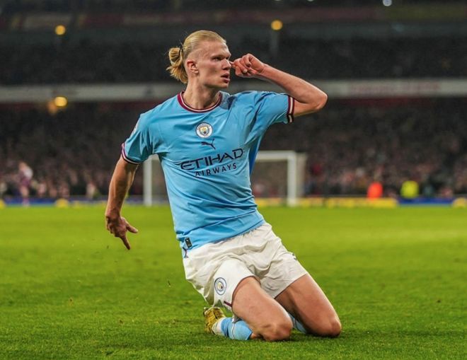 足球报：成都大概率与徐正源续两年，韦世豪续约，锋线会引援（足球报：成都有望与徐正源续约两年，韦世豪完成续签，锋线拟补强）