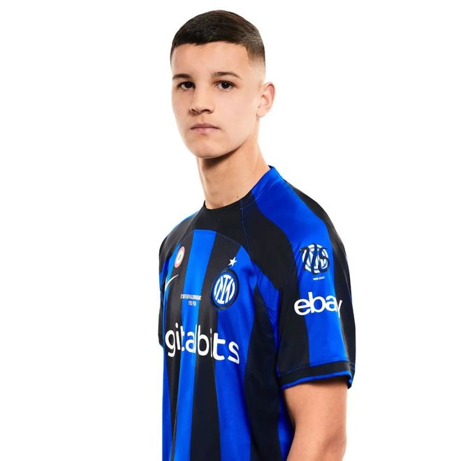 法兰克福后卫：巴萨的比赛风格非常大胆，你会欣赏他们的水平（法兰克福后卫：巴萨踢法大胆，实力令人称道）