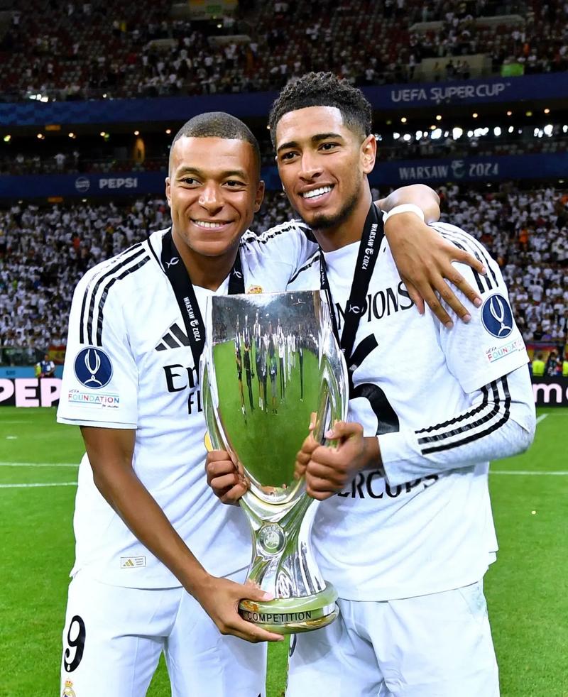 欧冠：巴黎2-1战胜曼联（欧冠：巴黎2比1力克曼联）